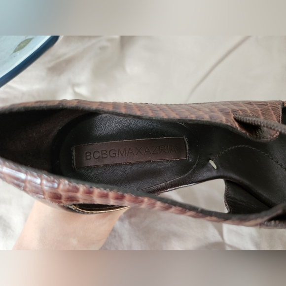 BCBG MAX AZRIA heel - Picture 7 of 8